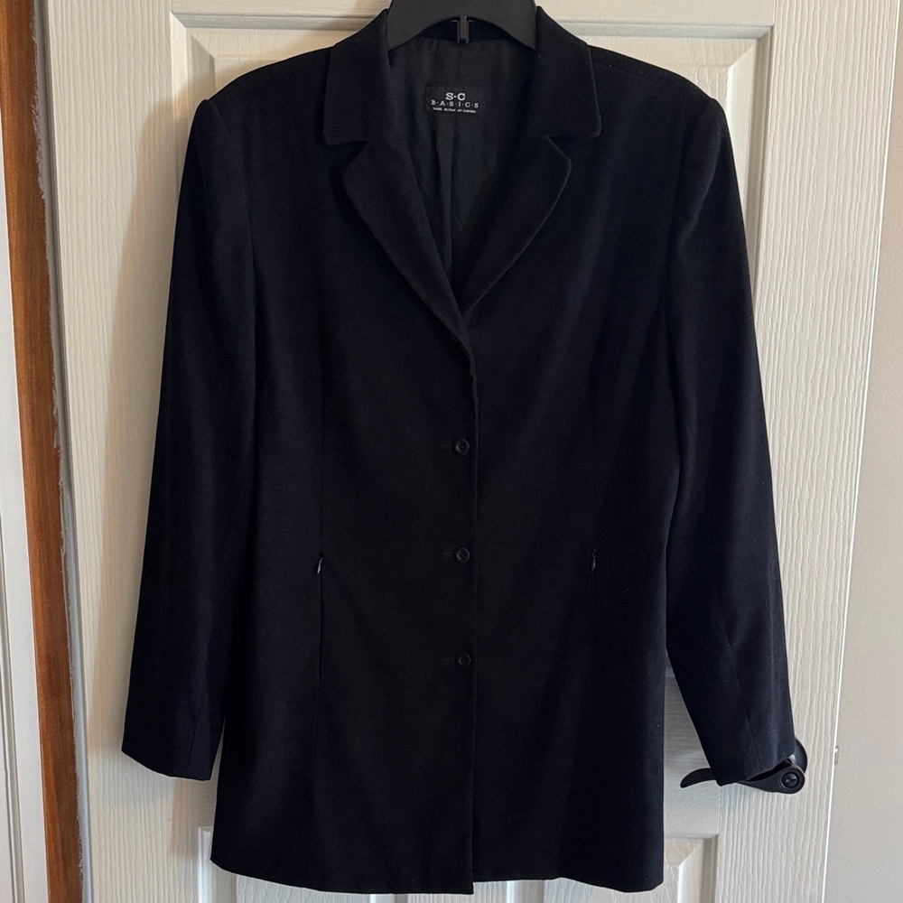 Classic Black Women's Single-Breasted Blazer by